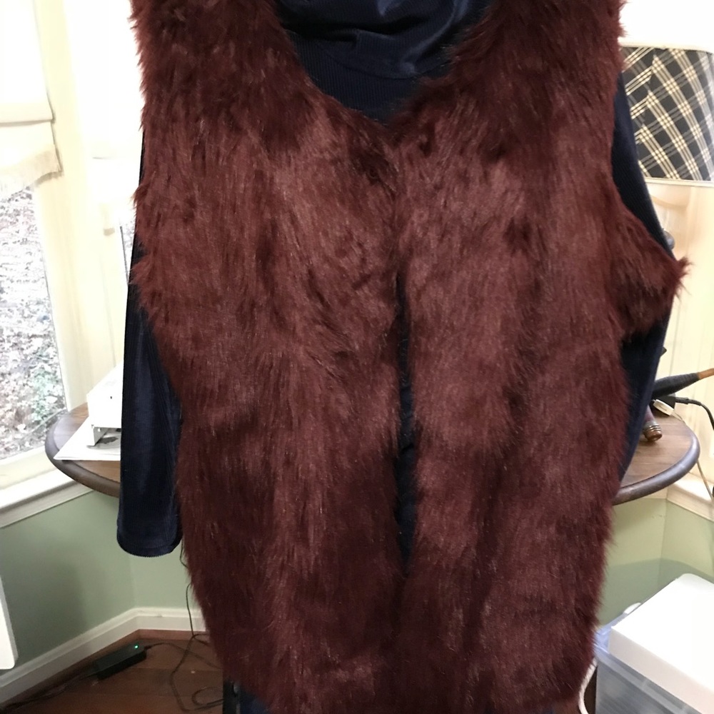 Rue plus faux fur vest NWT